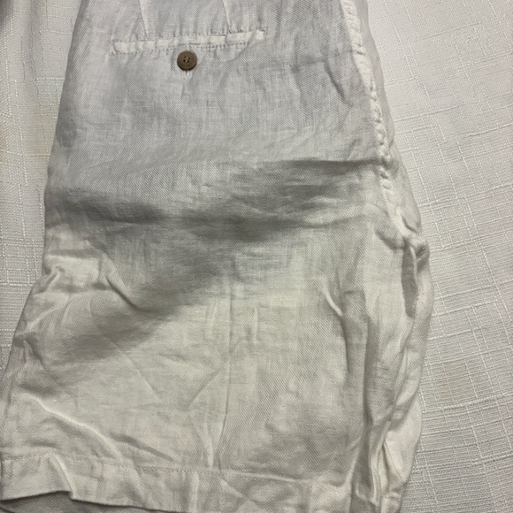 Zara Men's Cream Flat Front Shorts - Picture 6 of 13